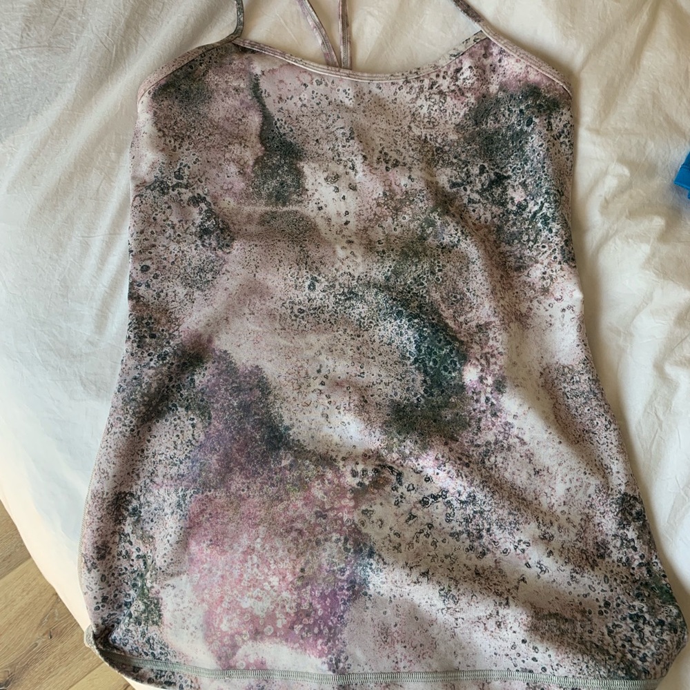 LULULEMON top